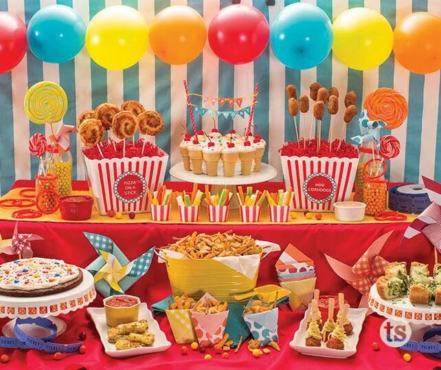 Праздничное оформление детского стола Fun Food on a Stick Carnival birthday parties, Carnival birthday, Birthday party