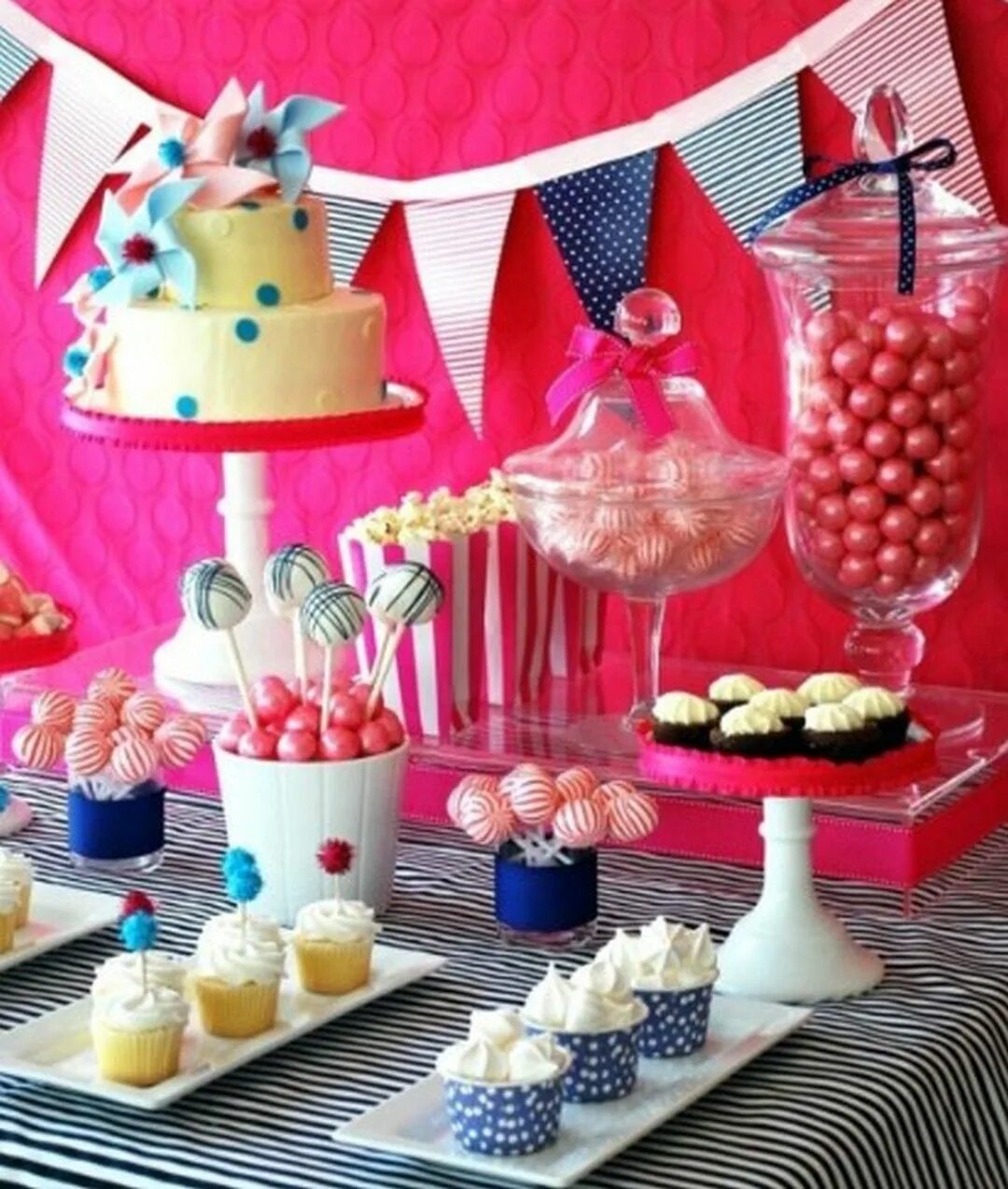 Праздничное оформление детского стола 12 Fun Birthday Party Ideas And Decorations Cake table birthday, Birthday party 