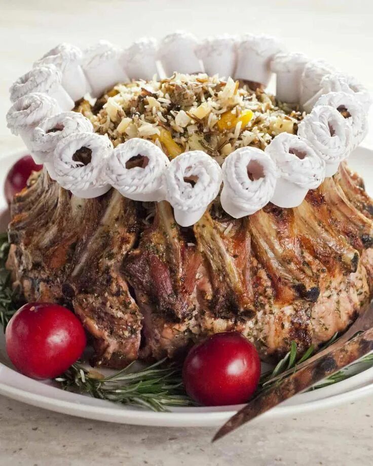 Праздничные горячие блюда фото Crown Roast of Pork With Wild Rice Stuffing Recipe Crown roast of pork, Crown ro