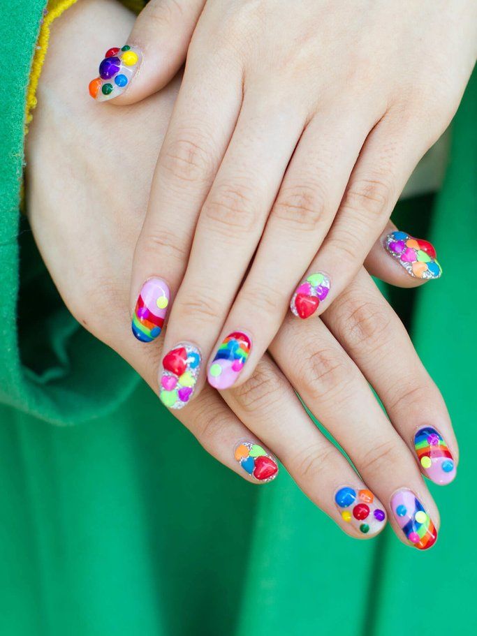 Праздничные маникюр на короткие ногти Nagellack: Die schönsten Trends Graduation nails, Green nails, Cute nails