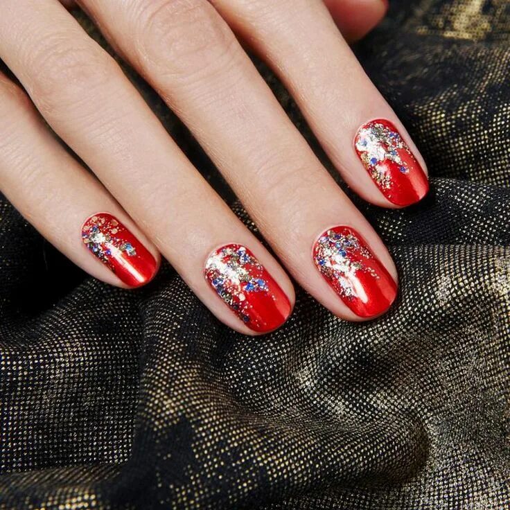 Праздничные маникюр на короткие ногти 12 Understated Nail Art Designs to Celebrate the Fourth of July Fall nail art de