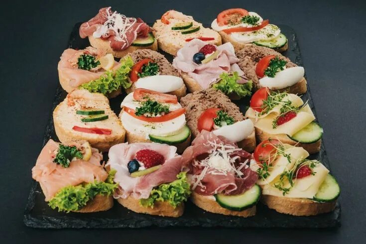 Праздничные мини бутерброды рецепты с фото Hnuta’s Canapes Mix - Brötchen Catering Vorspeisenrezepte, Apfelkuchen rezept le