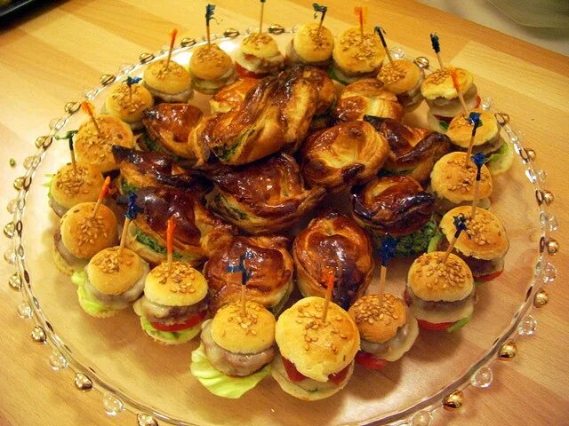 Праздничные недорогие блюда с фото Corporate holiday parties: Is there reason to celebrate? Easy potluck recipes, P