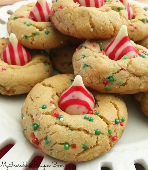 Праздничные печенья фото Peanut Butter Christmas Cookies! - My Incredible Recipes Recipe Easy christmas c