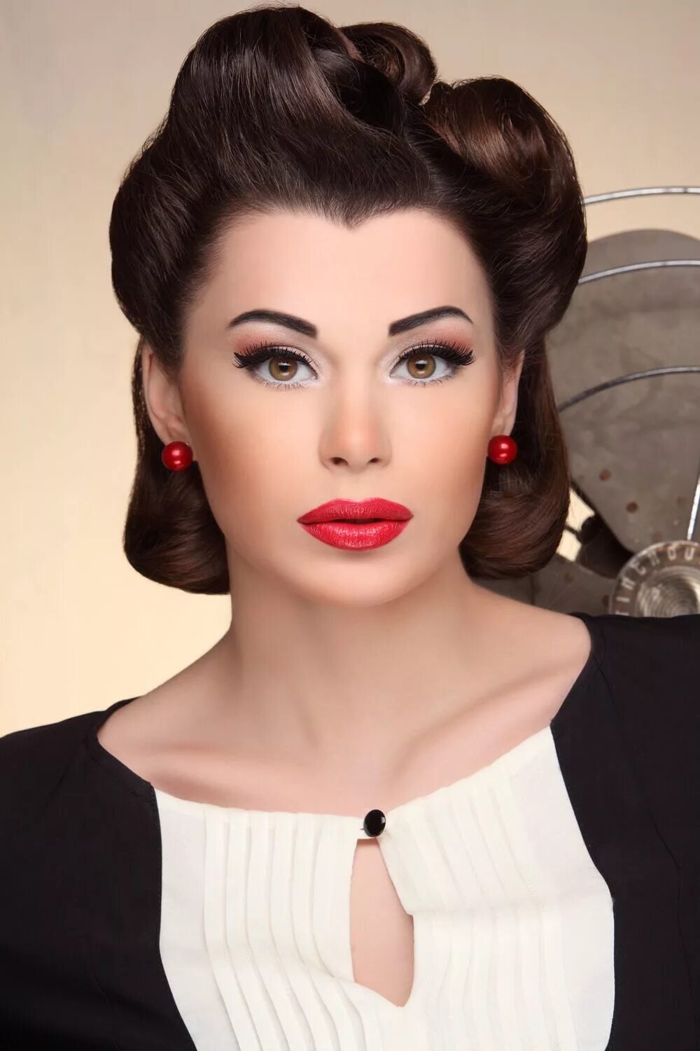 Праздничные прически 50 лет V.studio Vintage hairstyles, Retro hairstyles, Vintage makeup looks