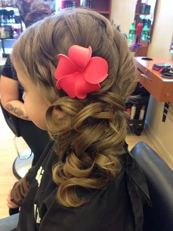 Праздничные прически для девочек на длинные Flower girl hairstyles, Kids hairstyles, Pagent hair