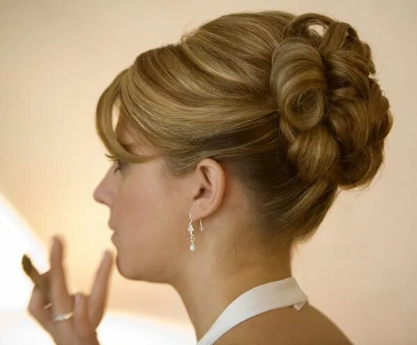 Праздничные прически на средние для женщин Bridesmaid Hair Styles HairStylesChats.com Wedding hairstyles for medium hair, H