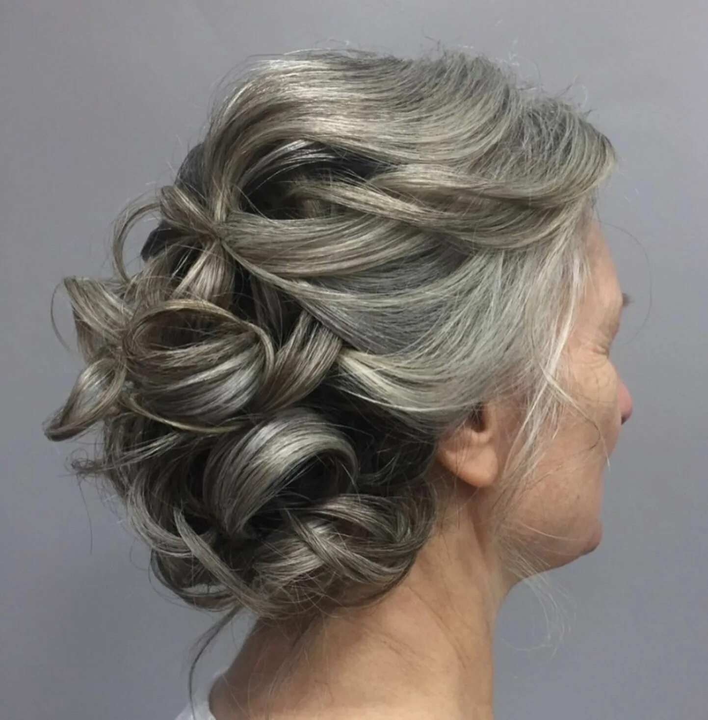 Праздничные прически на средние волосы для женщин 50 Ravishing Mother of the Bride Hairstyles for 2024 Mother of the groom hairsty