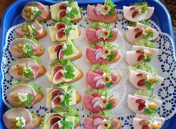 Праздничные рецепты для детей с фото Pin on Étel és ital Easy food art, Catering ideas food, Food platters