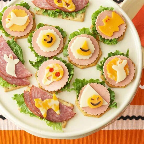 Праздничные рецепты для детей с фото 25 Easy Appetizers That Will Be a Hit at Your Halloween Party Quick halloween pa