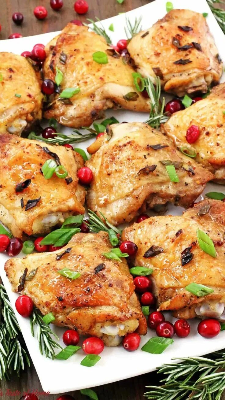 Праздничные вторые блюда фото Rosemary Cranberry Baked Chicken Thighs Chicken thigh recipes baked, Cranberry b