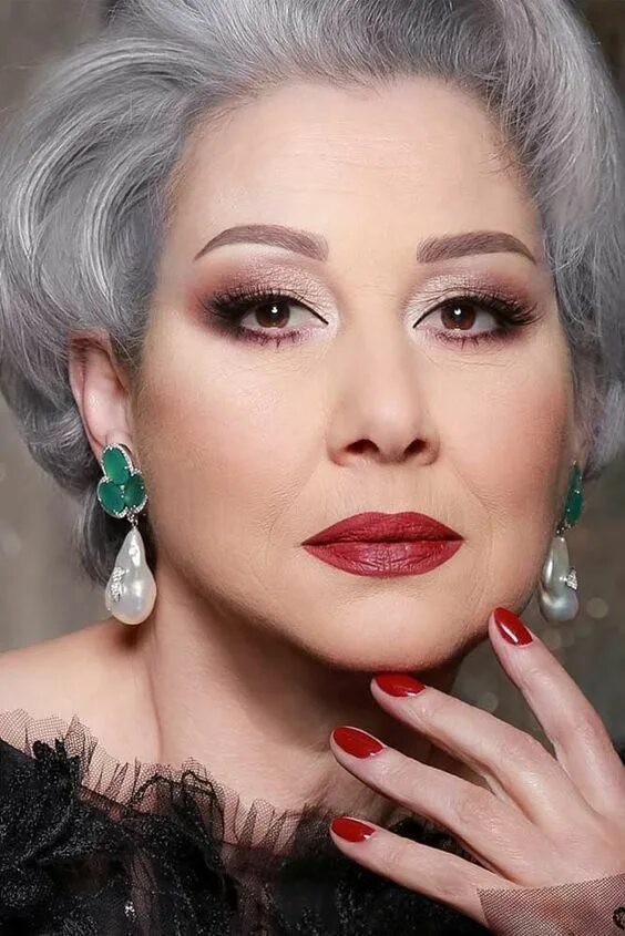 Праздничный макияж для женщины 50 лет 10 Best Makeup Tips for Older Women Eye makeup, Makeup for older women, Makeup o