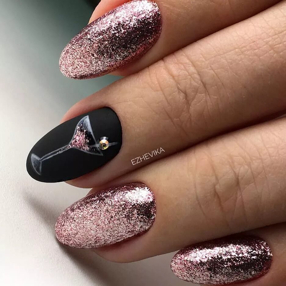 Праздничный маникюр 2024 фото Автор @ezhevika Follow us on Instagram @best_manicure.ideas @best_manicure.ideas