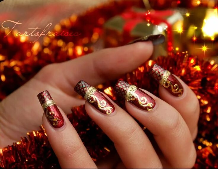 Праздничный маникюр фото Exquisite Christmas nail art: your next holiday mani Holiday nail art, Cute chri