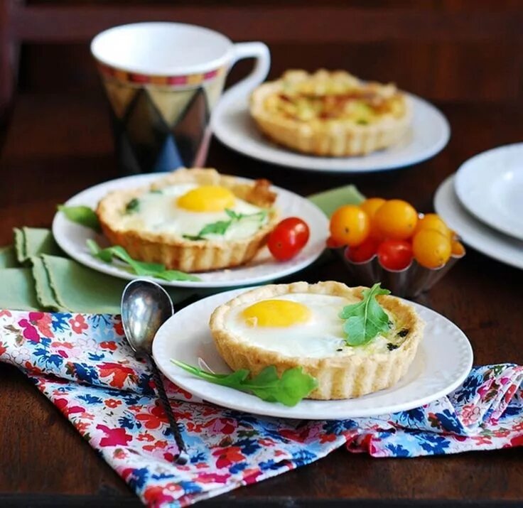 Праздничный завтрак фото 8140827294_4d9aac1af1_z Breakfast tart, Yummy breakfast, Egg cups breakfast