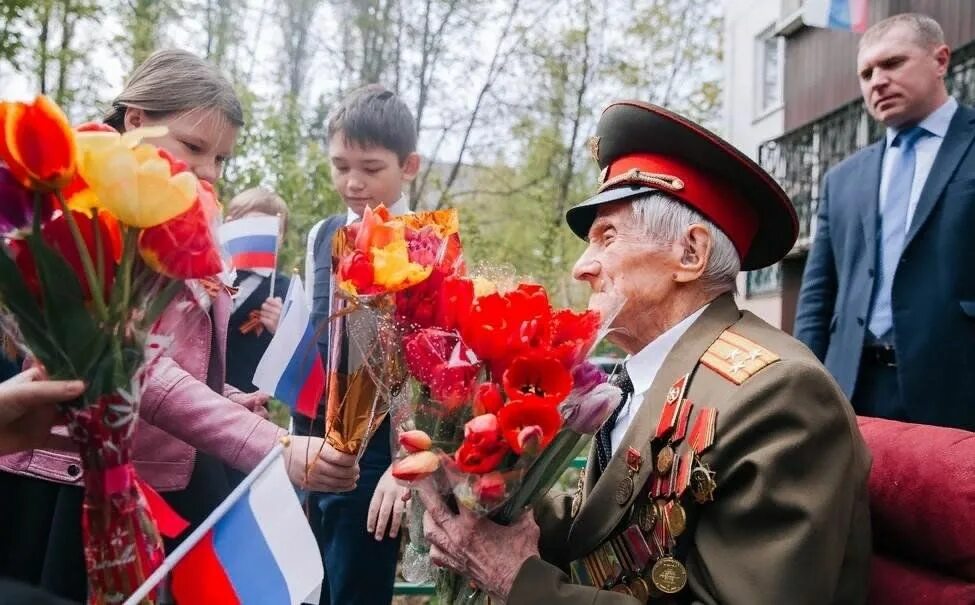 Праздник 9 мая фото Выездное поздравление ветерана ВОВ "Спасибо деду за Победу!" 2023, Ютазинский ра