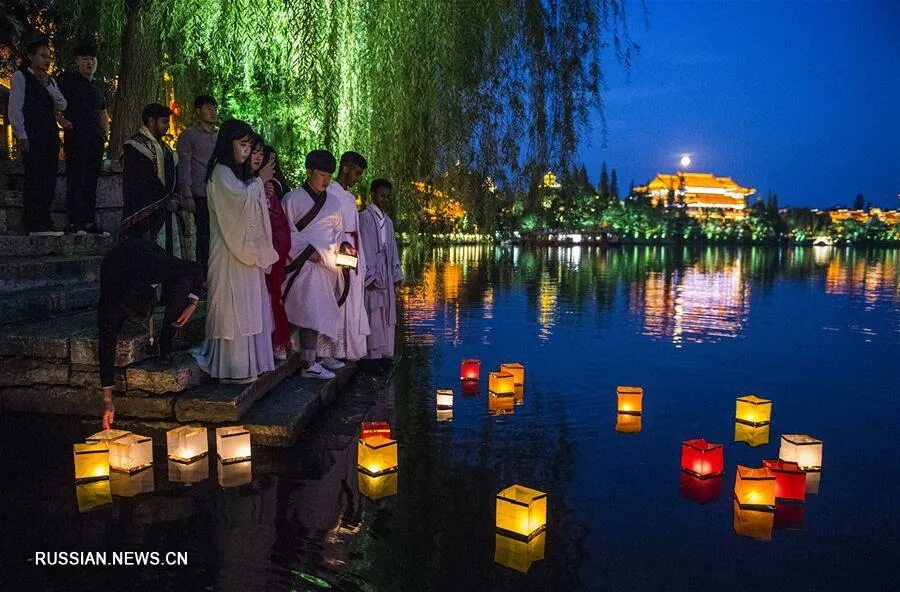 Праздник осени в китае фото Полная луна в осеннем небе_Russian.news.cn