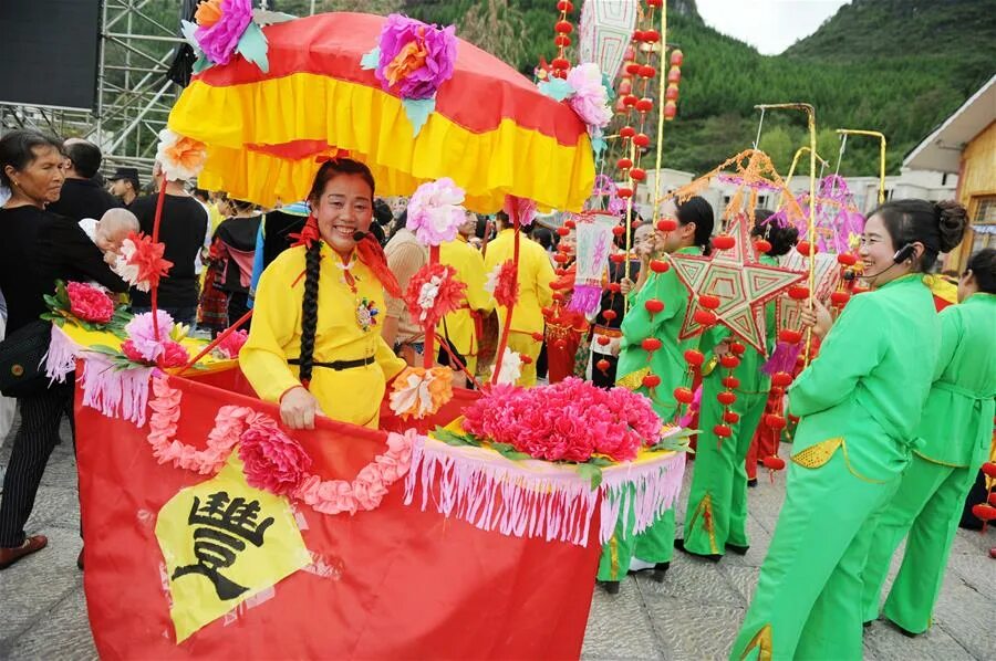 Праздник осени в китае фото China Focus: Chinese farmers greet first harvest festival - Xinhua English.news.