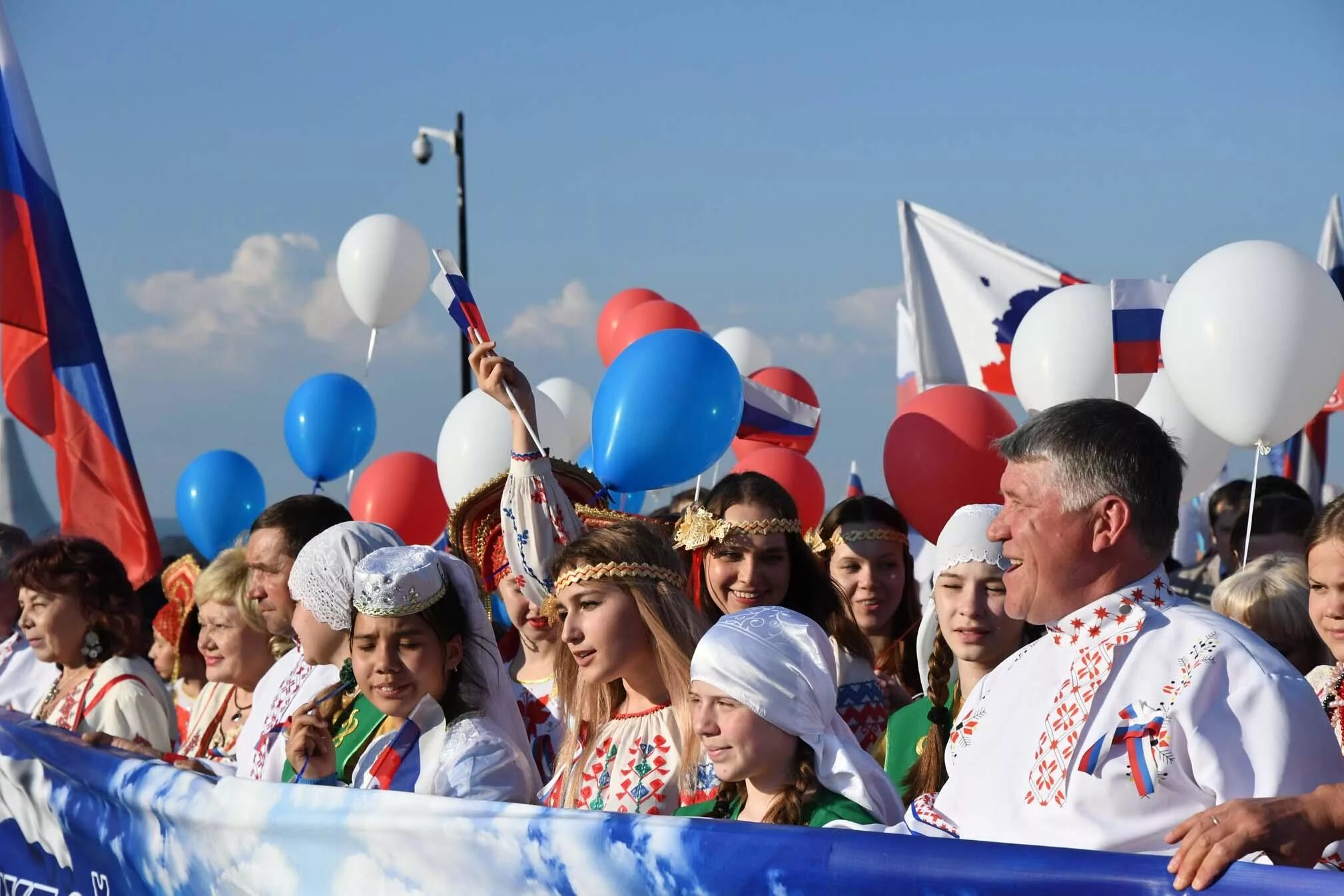 Праздник сегодня в россии фото Видеооператор на День России - Услуги оператора для видеосъемки