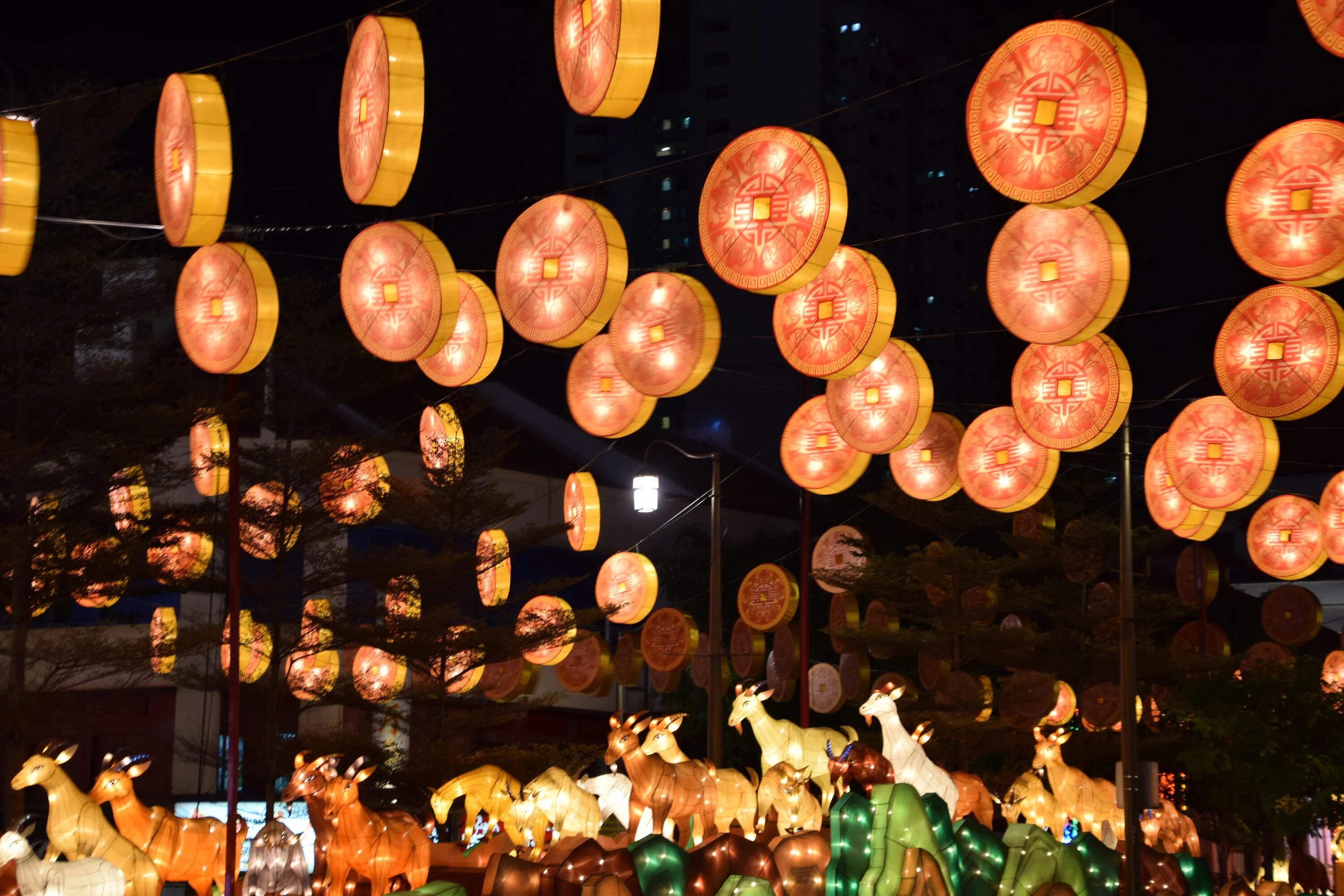 Праздник середины осени в китае фото Wallpaper : lighting, night, mid autumn festival, tradition, event, fete, lanter