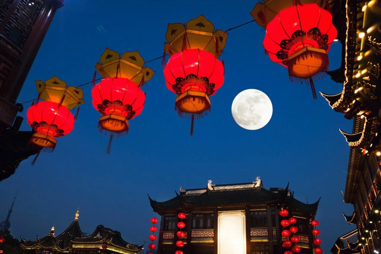 Праздник середины осени в китае фото The Chinese Moon Festival is celebrated tonight when the moon is at its fullest.