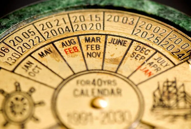 Праздник старинного календаря Vintage calendar. Close up of an old metallic calendar , #sponsored, #calendar, 