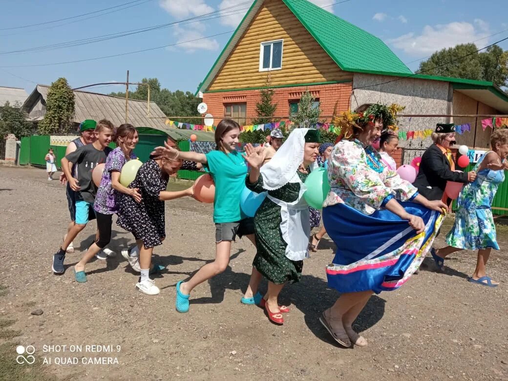 Праздник улицы фото Лето в селе: Семейные фестивали и их атмосфера Архитектура храмов и соборов Фото