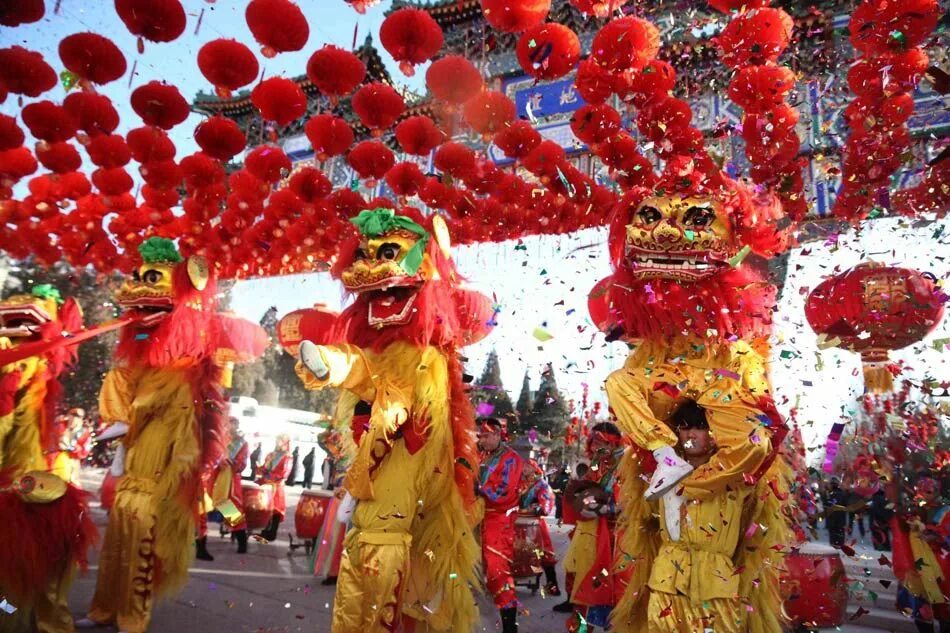 Праздник весны в китае фото Spring Festival celebrations 12- Chinadaily.com.cn Lion dance, Colorful lion, Ch