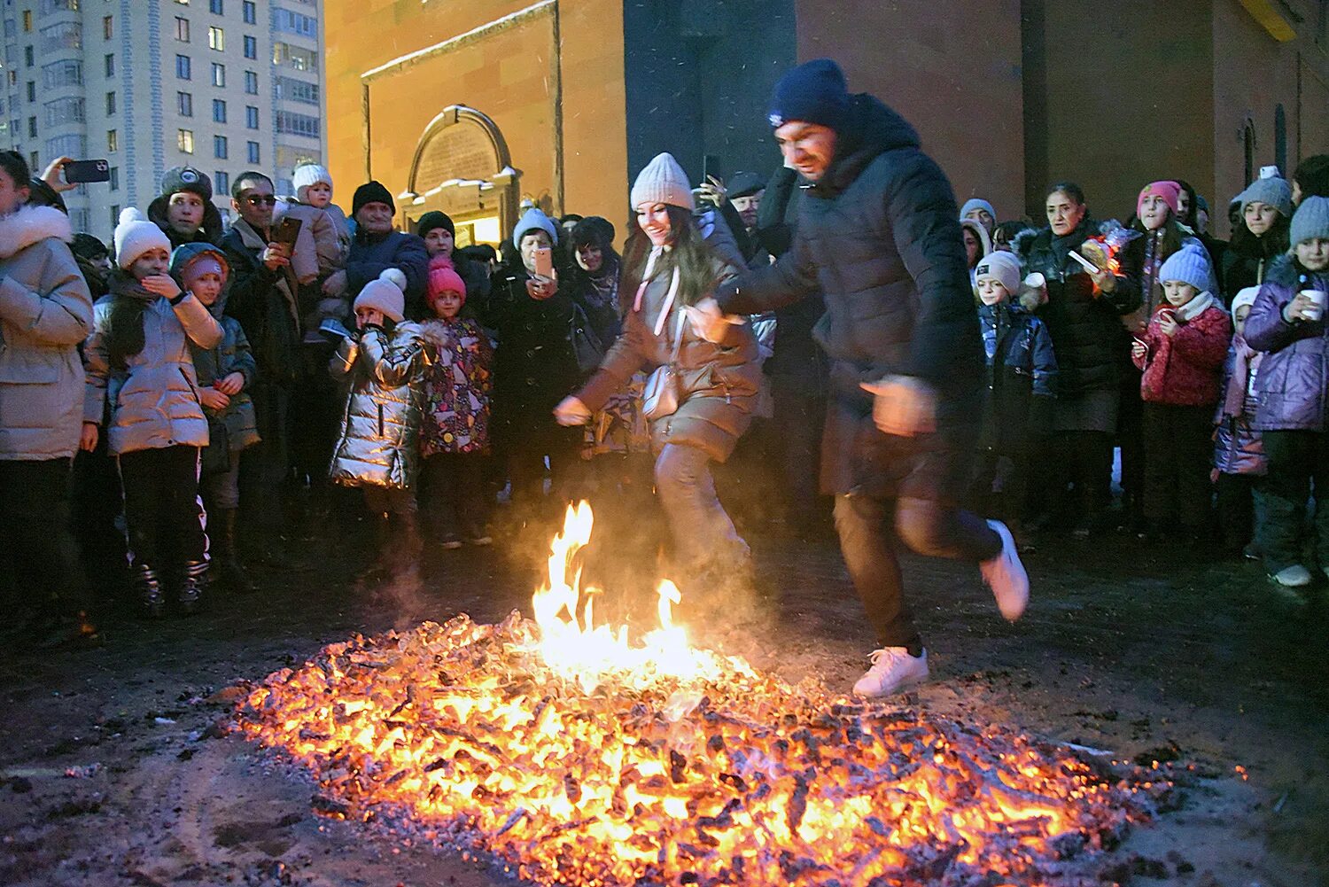 Праздники сегодня фото Уральские армяне одновременно отметили День влюбленных и Масленицу. Фото - "Урал