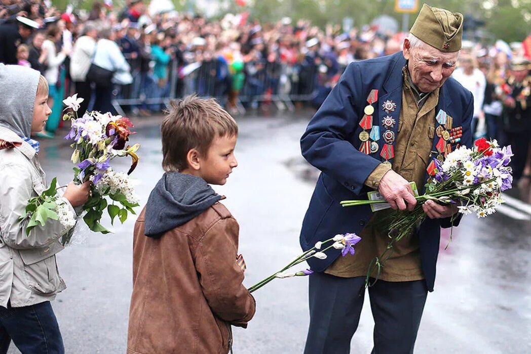 Празднование победы фото Как воронежцы отметили 9 мая: военный парад, концерты и народные гуляния