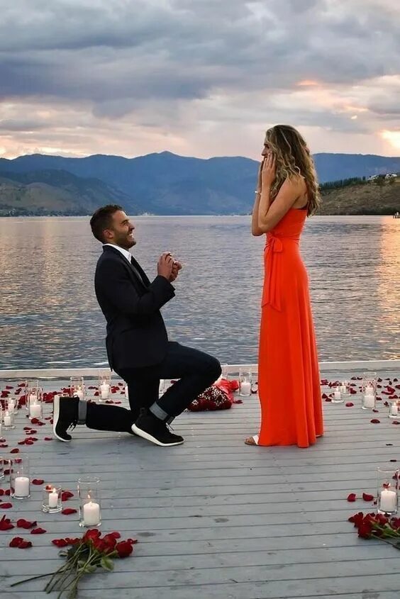 Предложение руки и сердца девушке фото Romantic Beach Proposal Ideas Are Sure To Make Her Swoon! Beach proposal, Cute p