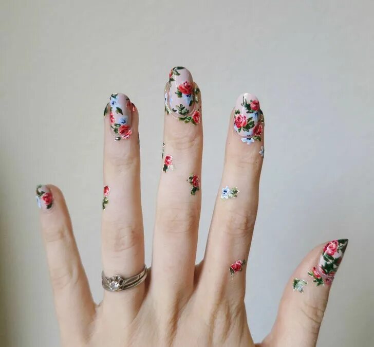 Предложи красивый маникюр Overgrown Floral nails, Flower nails, Flower nail art