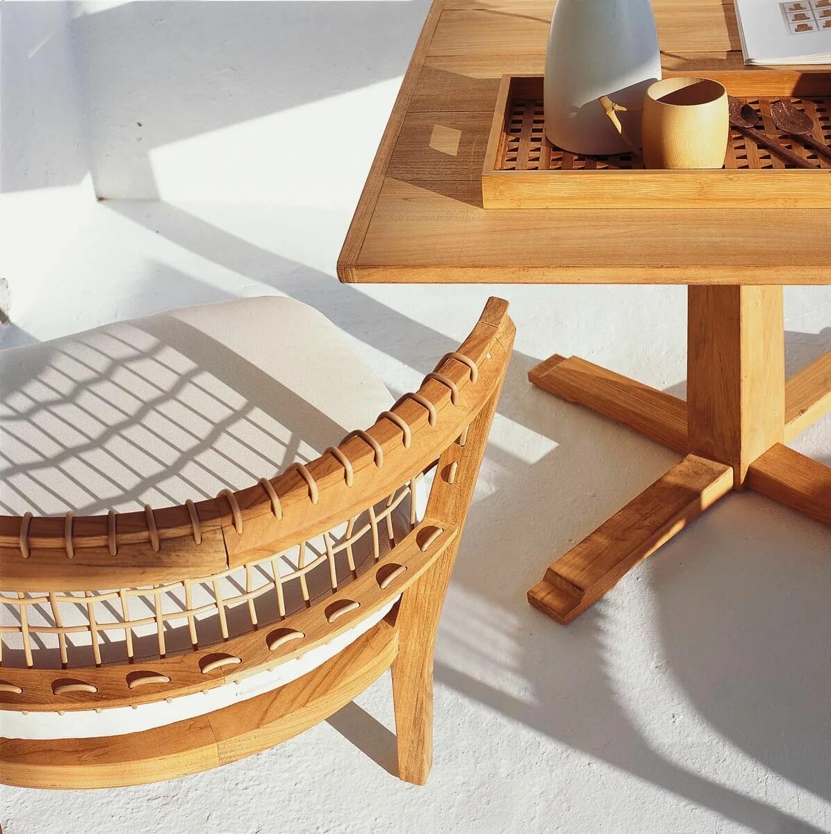 Предметы интерьера из тика купить в москве Favorite Furniture: Sustainable Teak from an Italian Designer - Gardenista Outdo