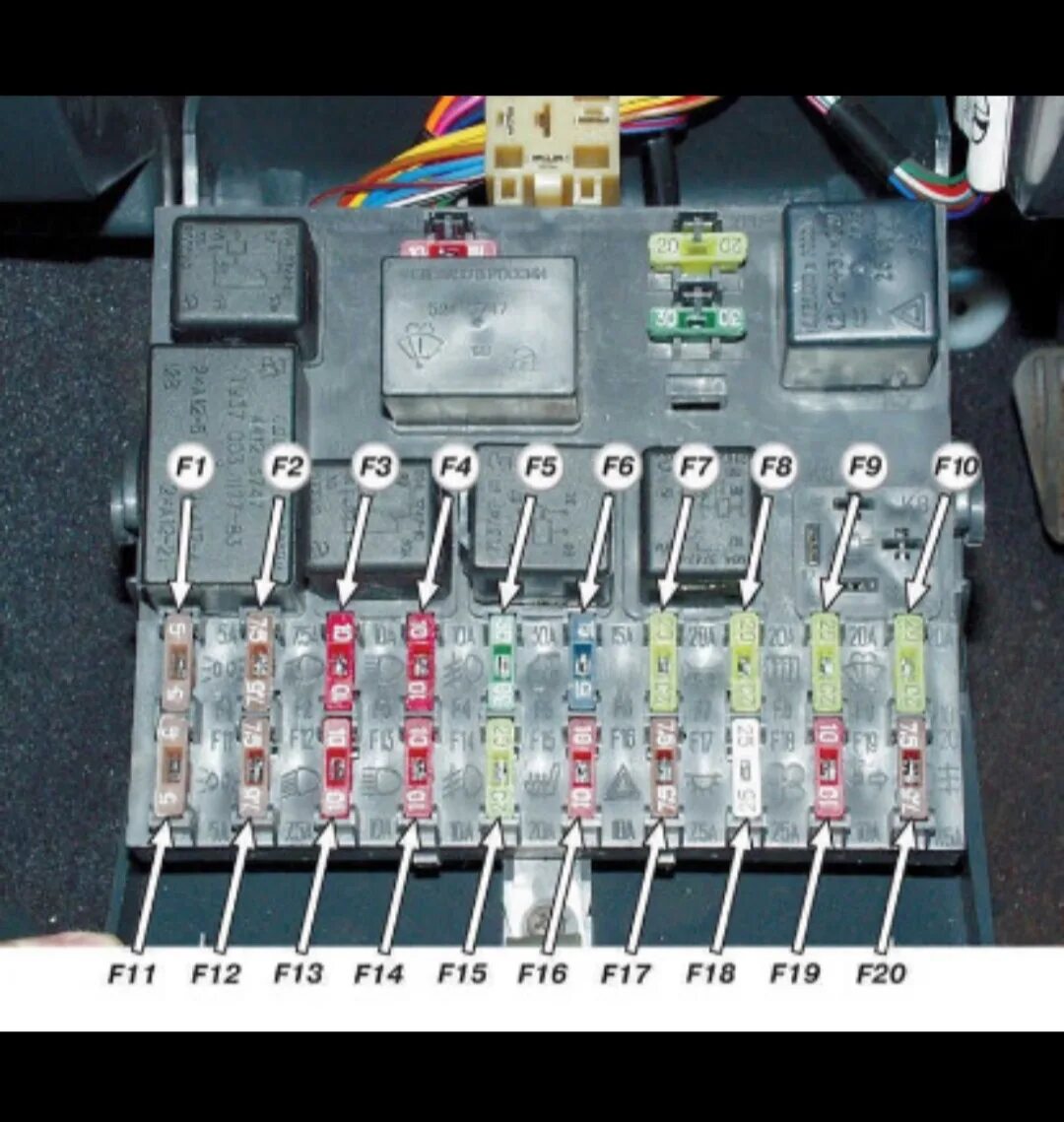 Предохранители ваз 2111 16 клапанов схема предохранителей Блок реле и предохранителей над левой ногой водителя ВАЗ 2110 - 2112 - Lada 2112