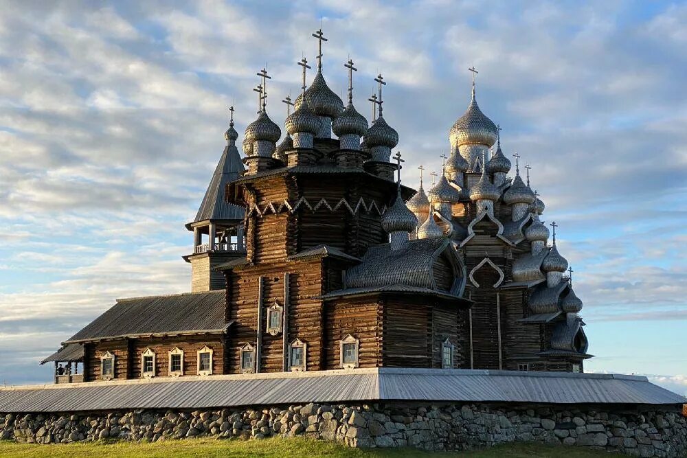 Преображенская церковь на острове кижи фото Преображенская церковь на острове Кижи откроется впервые за 40 лет - Российская 