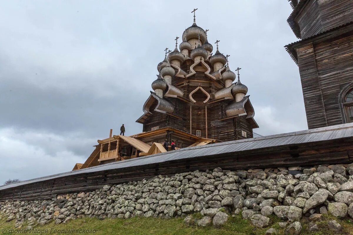 Преображенская церковь на острове кижи фото Открытие Преображенской церкви на острове Кижи отложили из-за COVID-19: Яндекс.Н