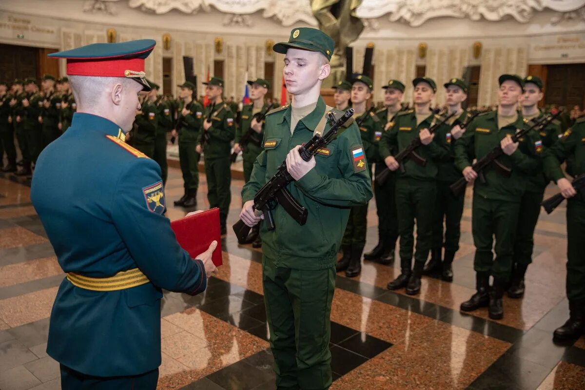 Преображенский полк фото 2024 срочники рязань Новобранцы Преображенского полка из Белгородской области приняли присягу в Музее