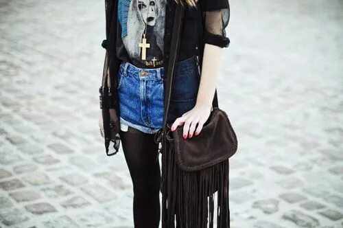 Преобразовать стиль фото shorts and tights with fringe bag Hipster fashion, Grunge fashion winter, Fashio