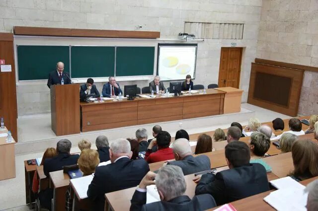 Преподаватели бгту им шухова белгород фото Ректор БГТУ им.В.Г.Шухова встретился со студентами и преподавателями АиФ Чернозе