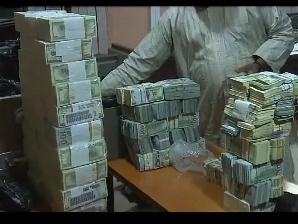 Пресс денег фото EFCC discovers over 15bn Naira in different currencies in Ikoyi, Lagos home Dome