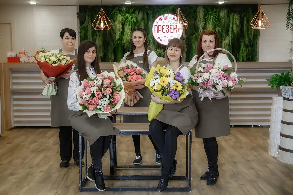 Презент 71а 10 й микрорайон фото Panorama: Презент, flower shop, Tobolsk, 10th Microdistrict, 71А - Yandex Maps