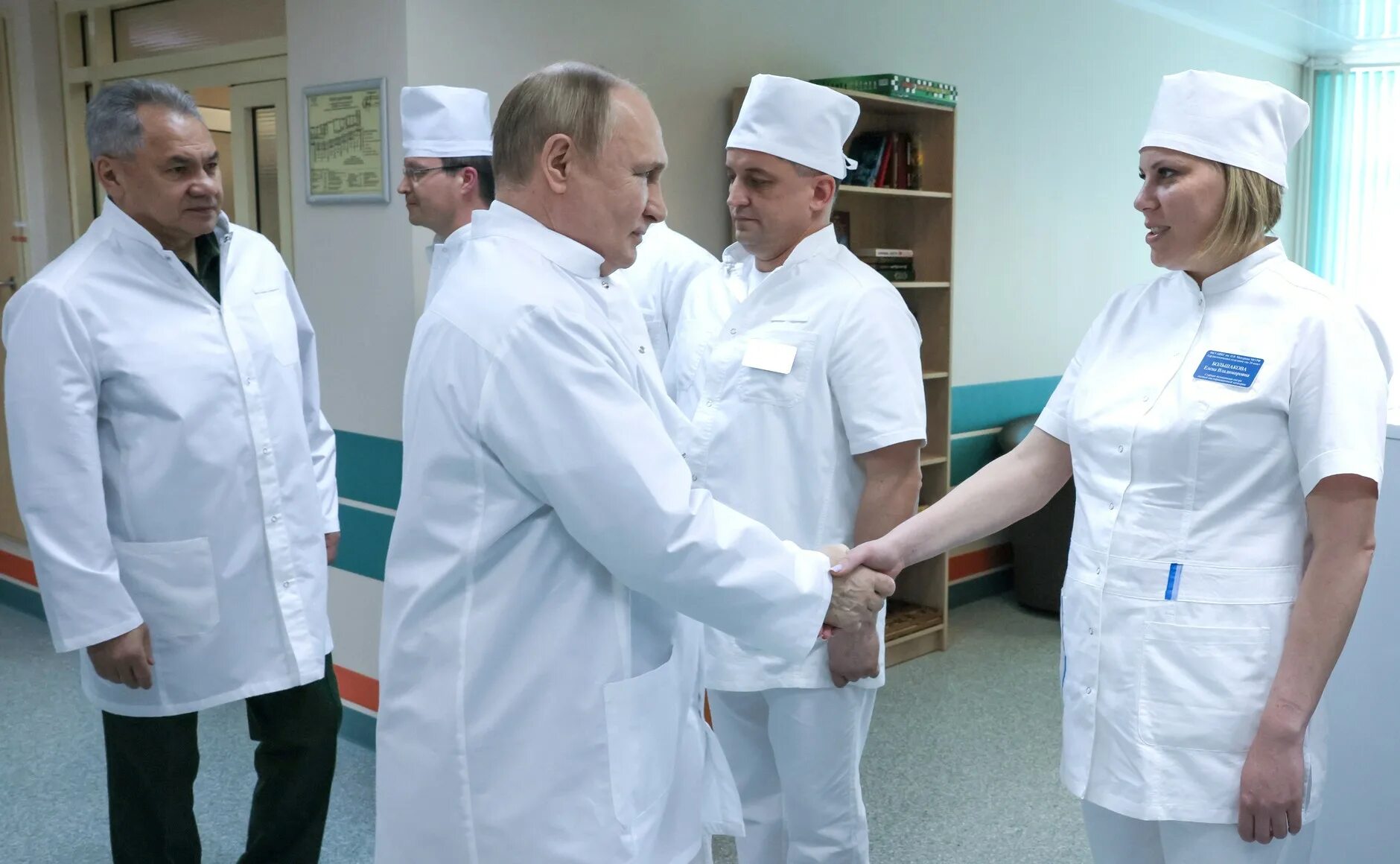 Президент больница фото Visit to Mandryk Central Military Clinical Hospital * President of Russia