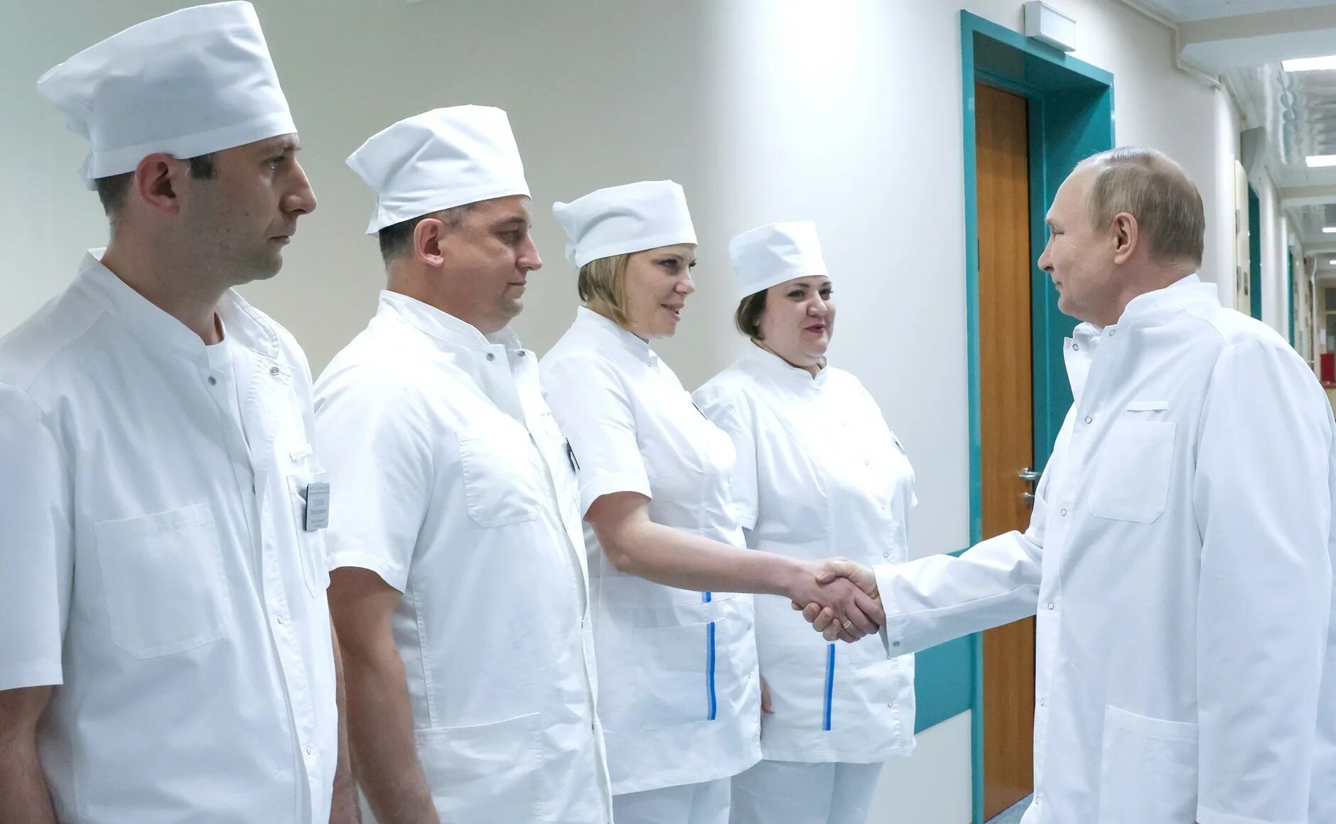 Президент больница фото Visit to Mandryk Central Military Clinical Hospital * President of Russia