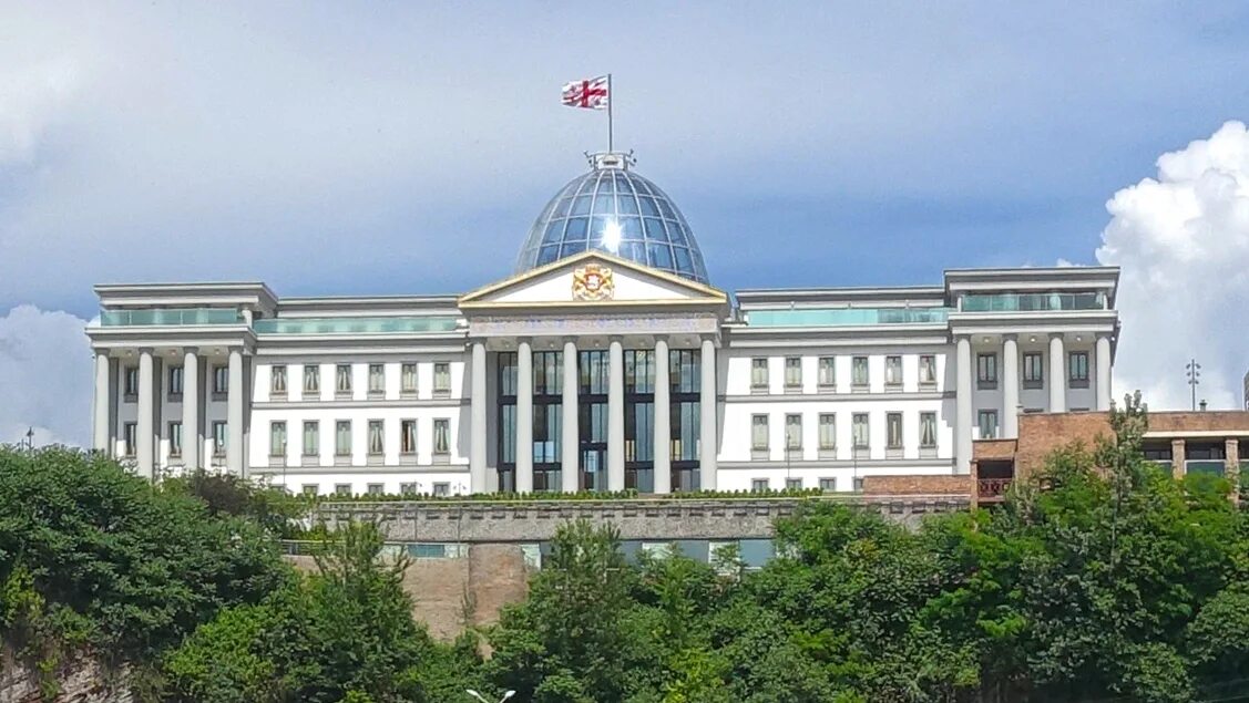 Президентский дворец спуск н бараташвили 1 фото Файл:Presidential Palace in Tbilisi.jpg - Википедия