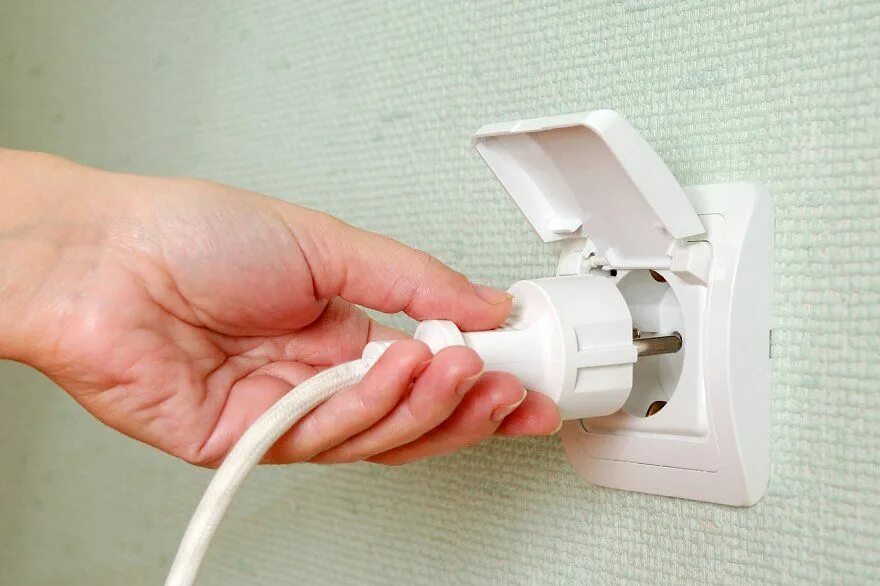 При подключении вилки в розетку искрит Sticking electric plug in socket in 2022 Sockets, Plugs, Industrial photography