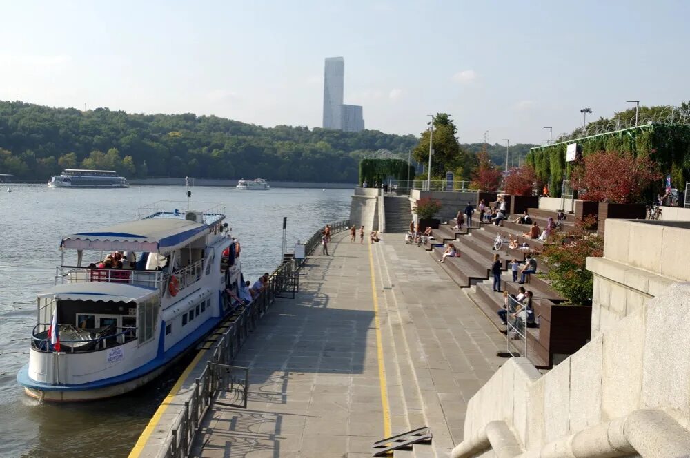 Причал лужники северный москва лужнецкая набережная фото Лужники (северные), м. Спортивная