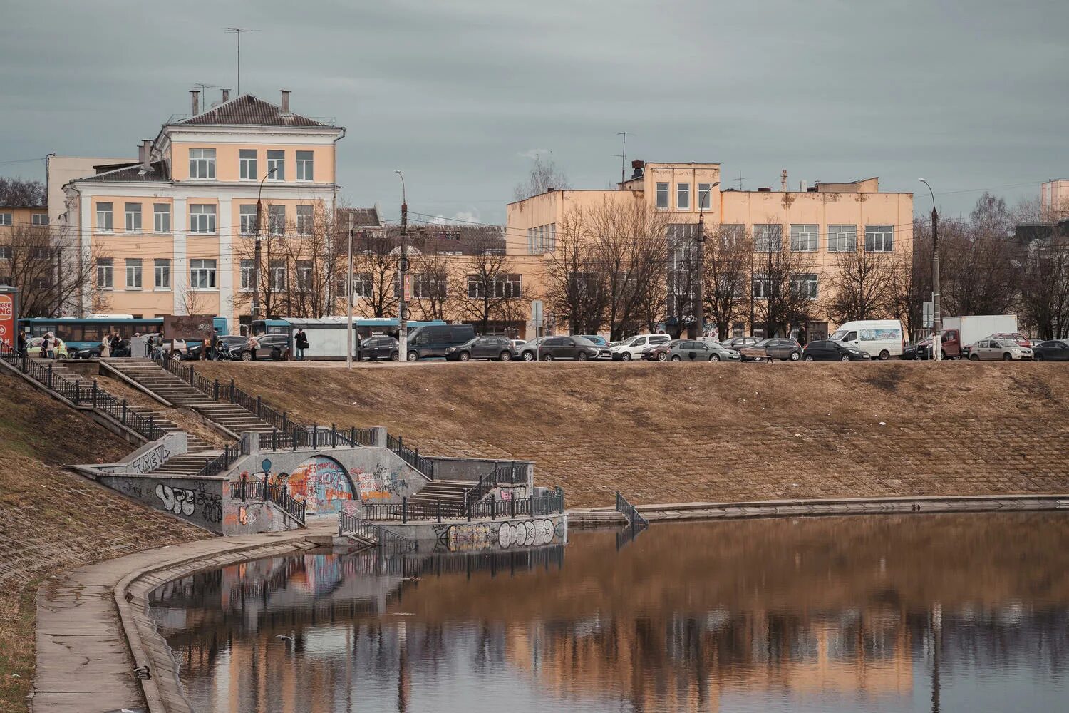 Причал наб реки тьмаки 15 тверь фото Тьмака вышла из берегов: в Твери затопило Ландшафтный парк