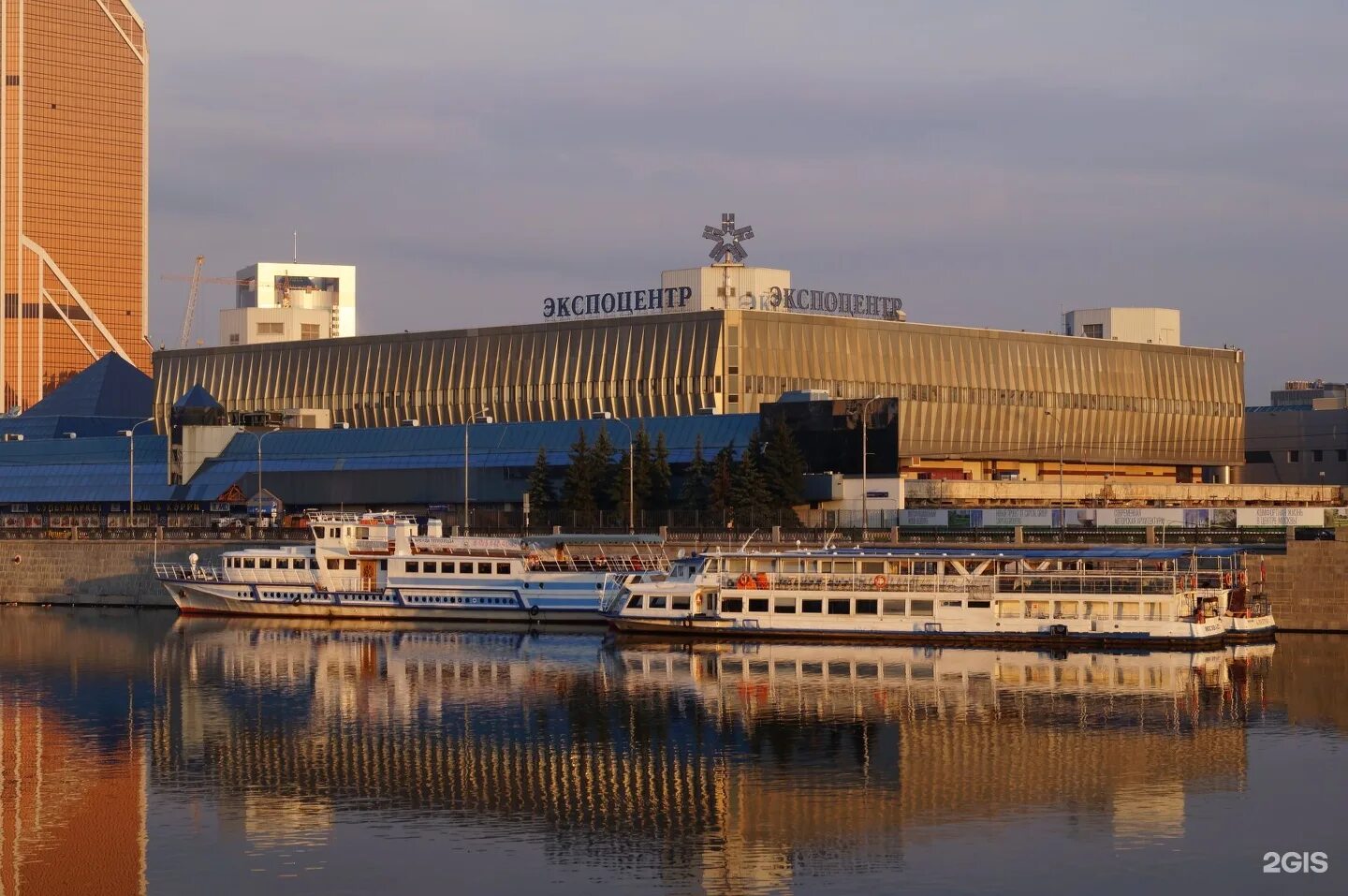 Причал сити экспоцентр москва краснопресненская набережная фото Экспоцентр, центральный выставочный комплекс Москва, Краснопресненская набережна