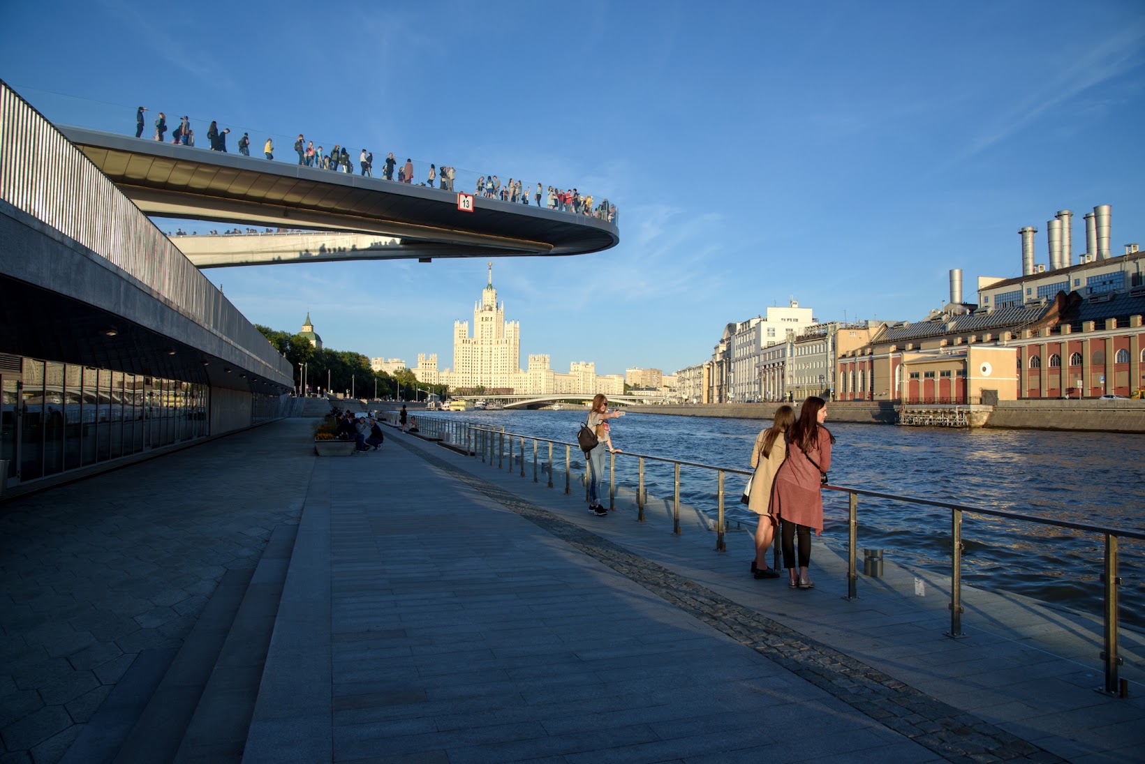 Причал зарядье москва москворецкая набережная фото Мост зарядье: найдено 87 картинок