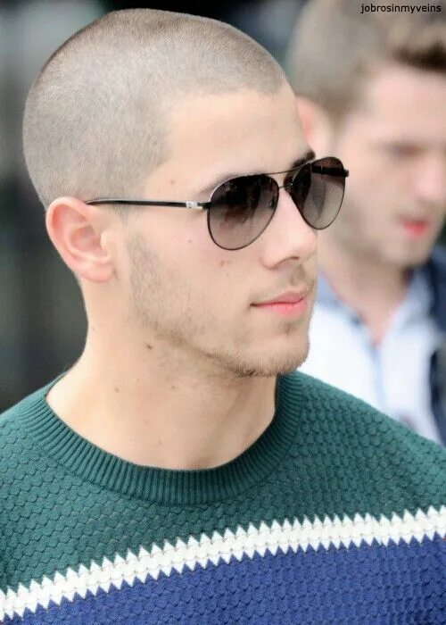 Прическа 0.3 мужская Pin by Simon Richards on a Haircuts Nick jonas hair, Nick jonas haircut, Jarhead